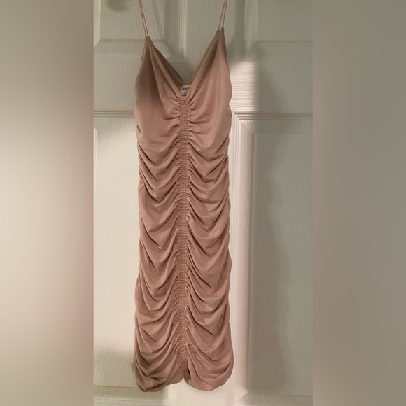 NWOT, Rose colour rushed mini dress , size xxs - Picture 2 of 2